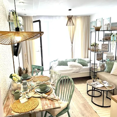 студио комфорт, смокиня,созопол,затворен комплекс,4 басейна, 1-ва линия море سوزوبول