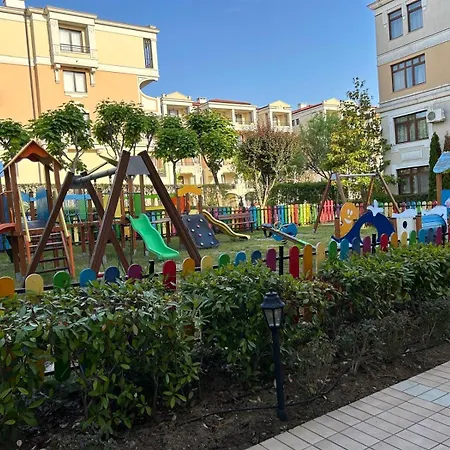 Apartment студио комфорт, смокиня,созопол,затворен комплекс,4 басейна, 1-ва линия море Sozopol