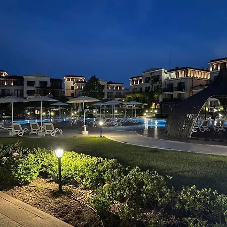 студио комфорт, смокиня,созопол,затворен комплекс,4 басейна, 1-ва линия море سوزوبول