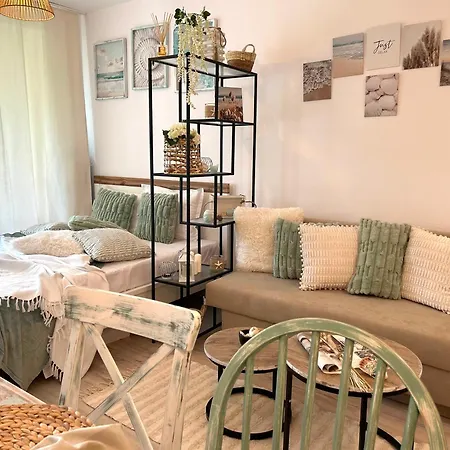 студио комфорт, смокиня,созопол,затворен комплекс,4 басейна, 1-ва линия море *