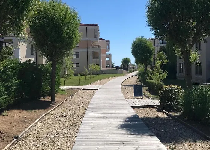 Апартаменты студио комфорт, смокиня,созопол,затворен комплекс,4 басейна, 1-ва линия море Созополь