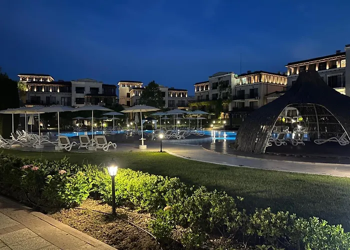 студио комфорт, смокиня,созопол,затворен комплекс,4 басейна, 1-ва линия море Созополь