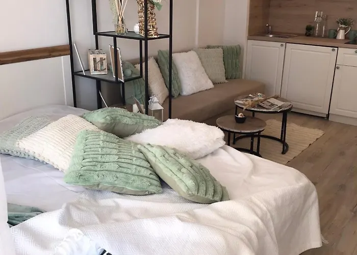 студио комфорт, смокиня,созопол,затворен комплекс,4 басейна, 1-ва линия море Созополь