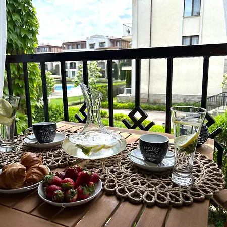 студио комфорт, Life Resort,смокиня,созопол,1-ва линия море アパート ソゾポル