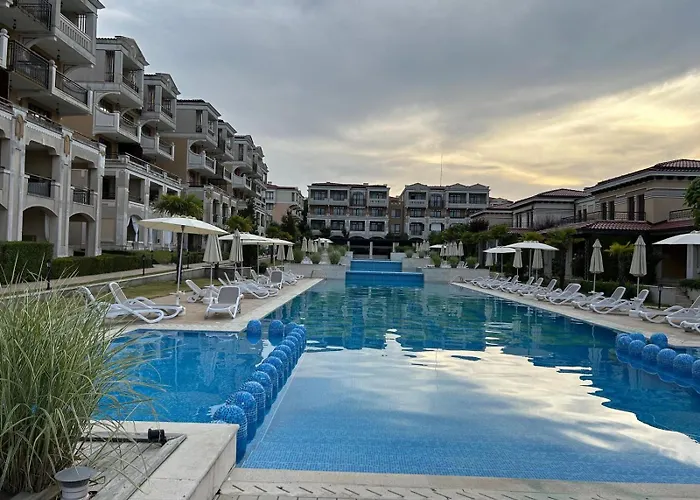 студио комфорт, смокиня,созопол,затворен комплекс,4 басейна, 1-ва линия море Lejlighed