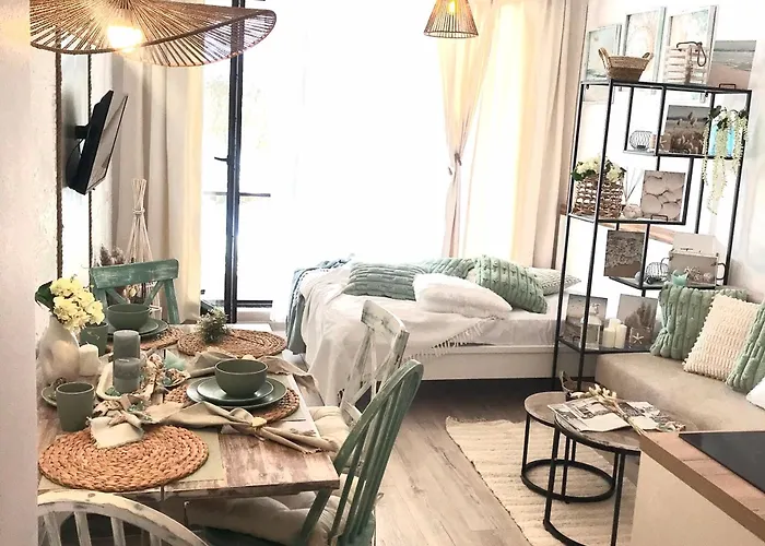 Lejlighed студио комфорт, смокиня,созопол,затворен комплекс,4 басейна, 1-ва линия море