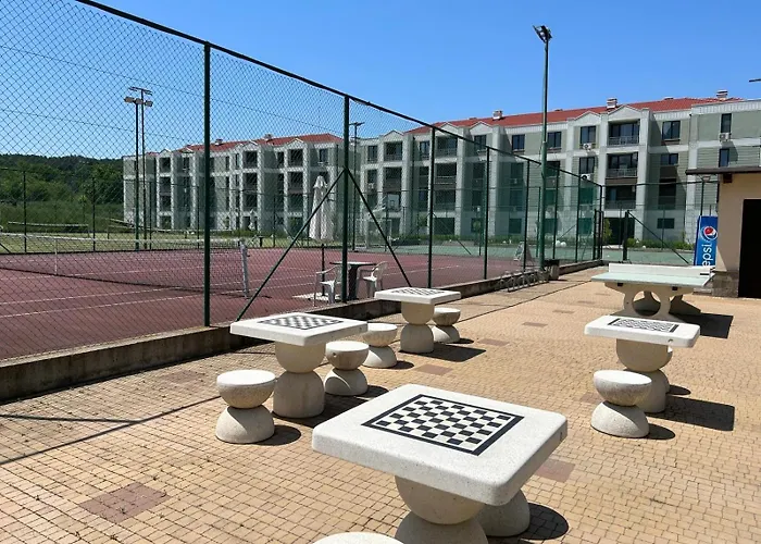 студио комфорт, смокиня,созопол,затворен комплекс,4 басейна, 1-ва линия море