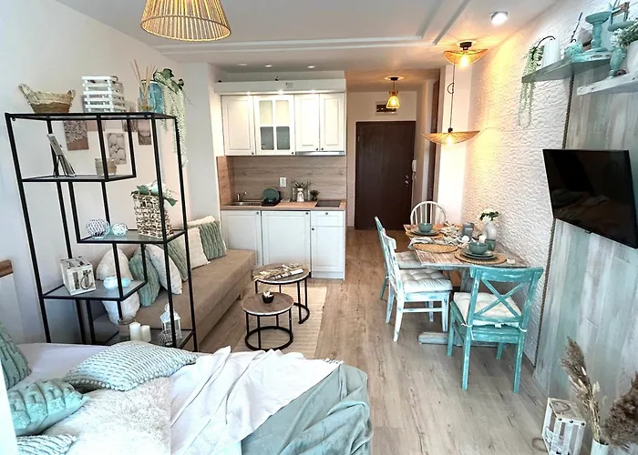 Lejlighed студио комфорт, смокиня,созопол,затворен комплекс,4 басейна, 1-ва линия море